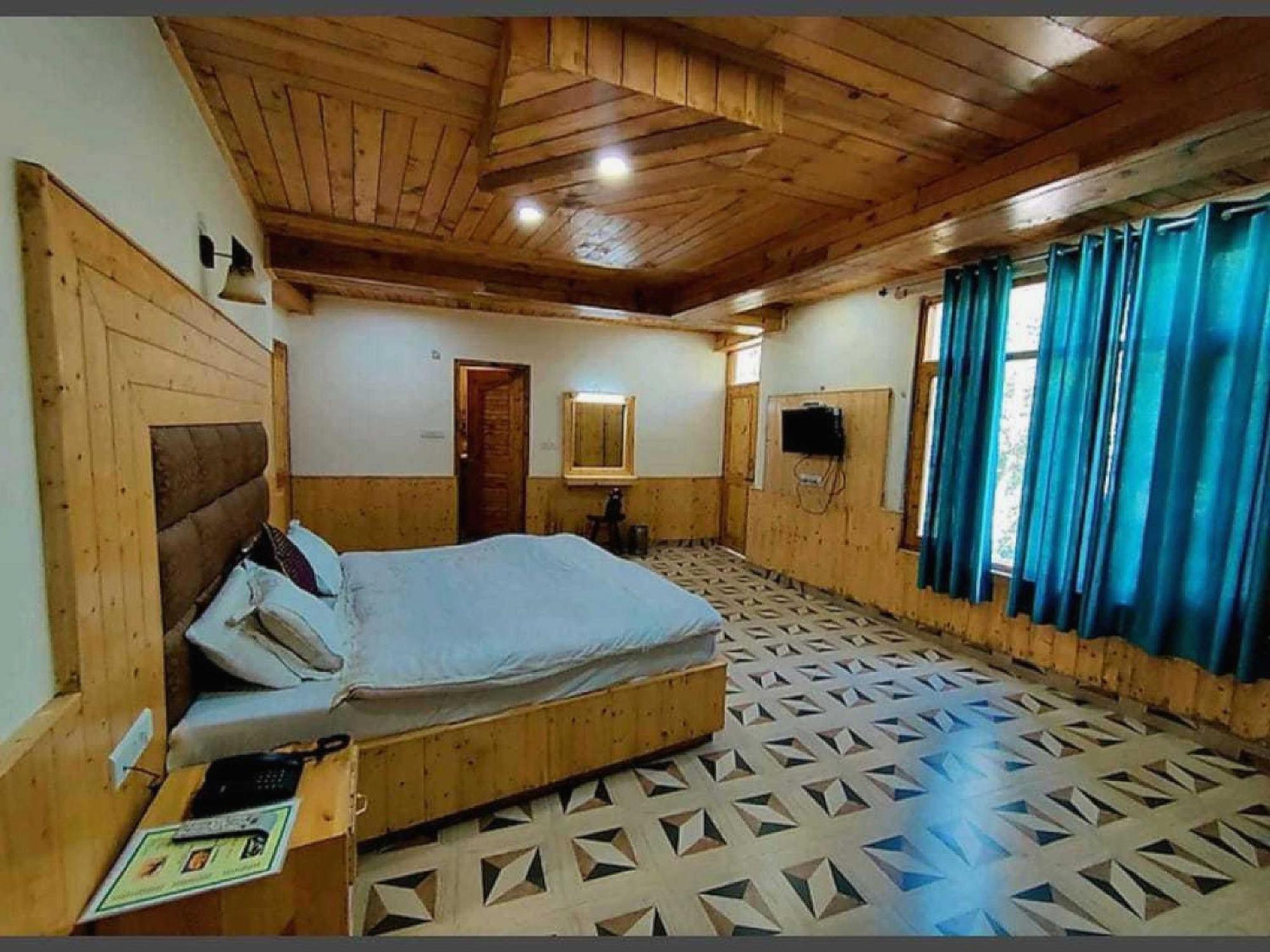 Hotel O Antriksh Cottage Manāli エクステリア 写真