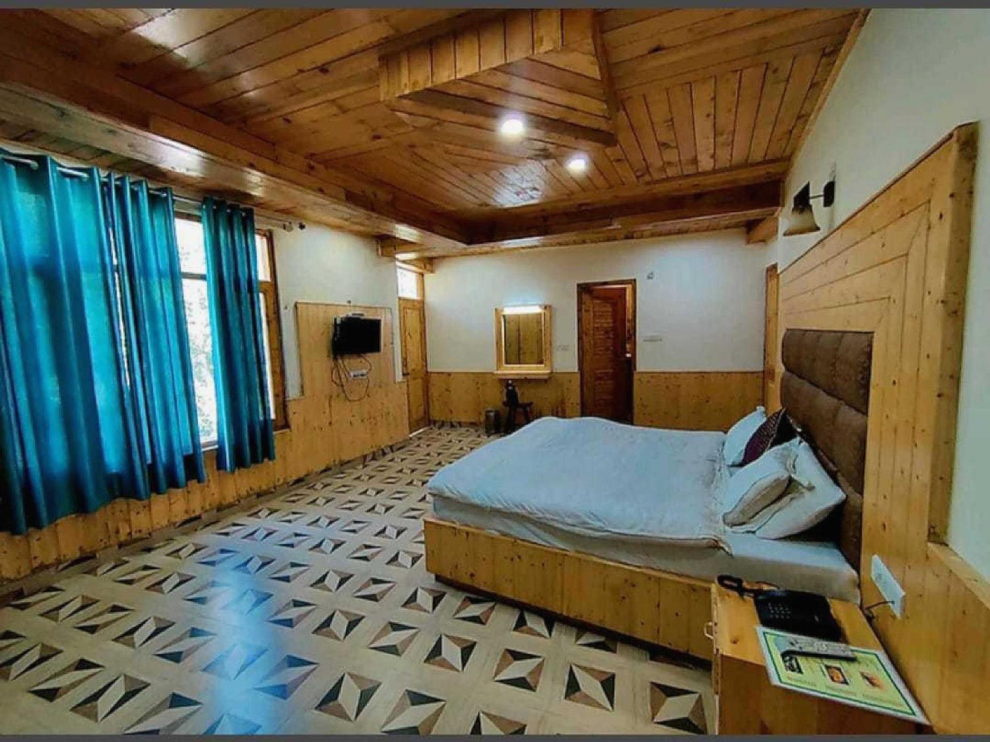 Hotel O Antriksh Cottage Manāli エクステリア 写真